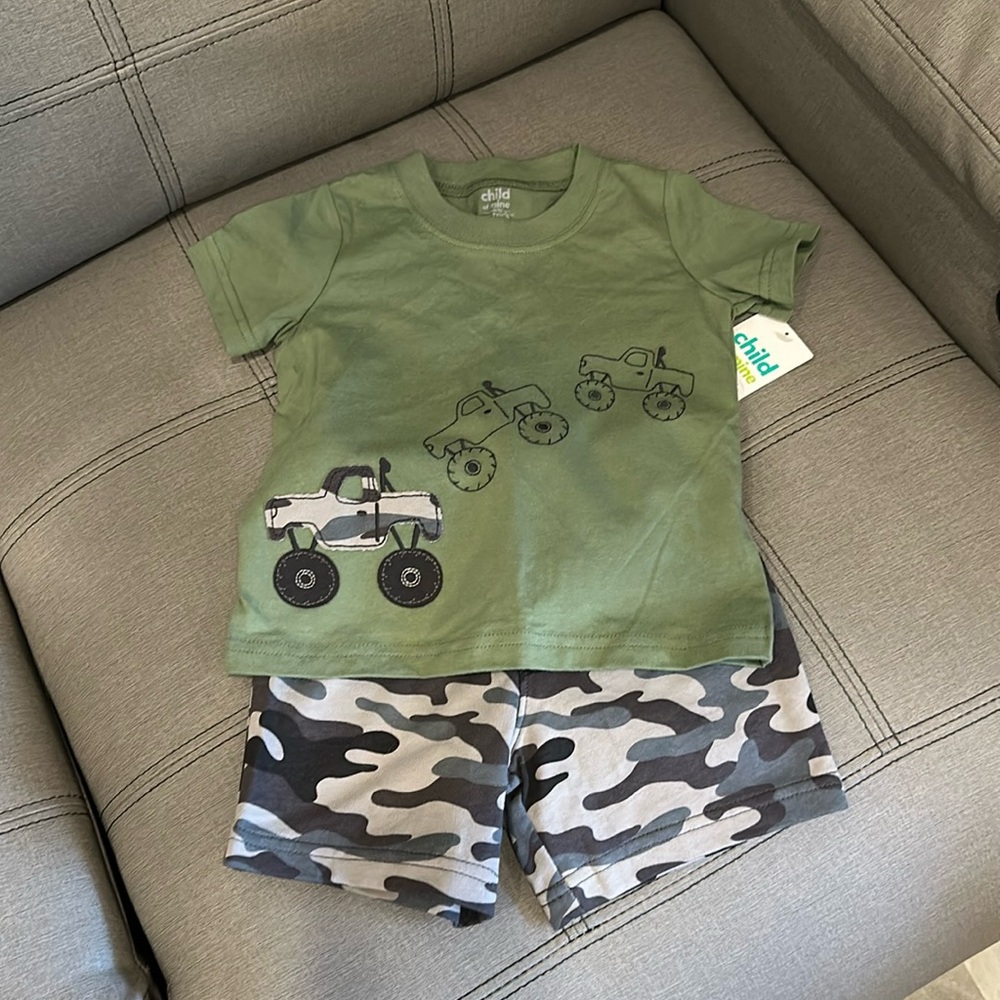 🏡NWT Carters 2 piece short shirt set monster truck camo
